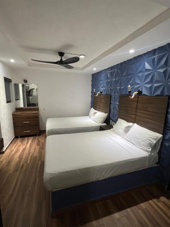 Hotel Don Bosco Zapopan Bagian luar foto