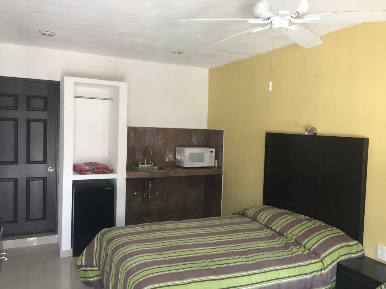 Hotel Don Bosco Zapopan Bagian luar foto